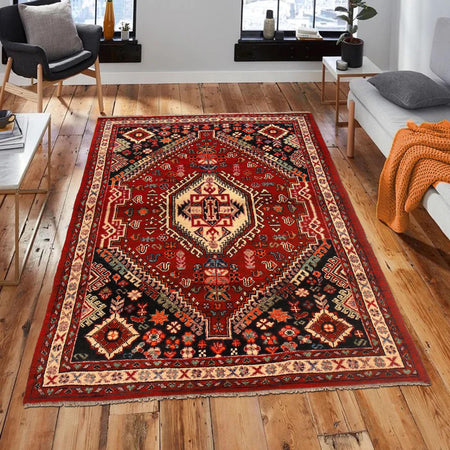 Persian Shirazi Design Rug 4' 11" x 6' 6" (ft) - No. B29773