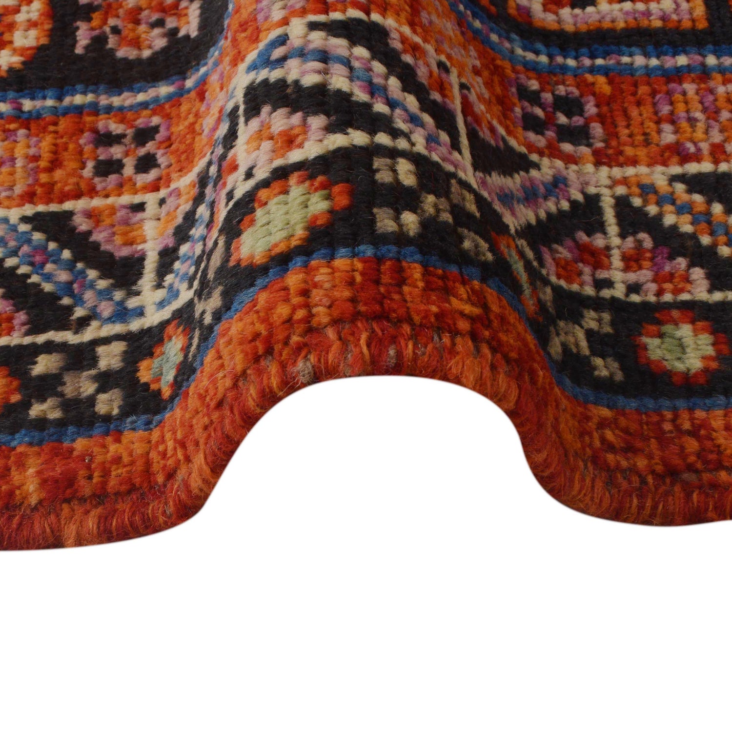 Red Color Shirazi Rug 5' 9" x 7' 7" (ft) - No. G36494