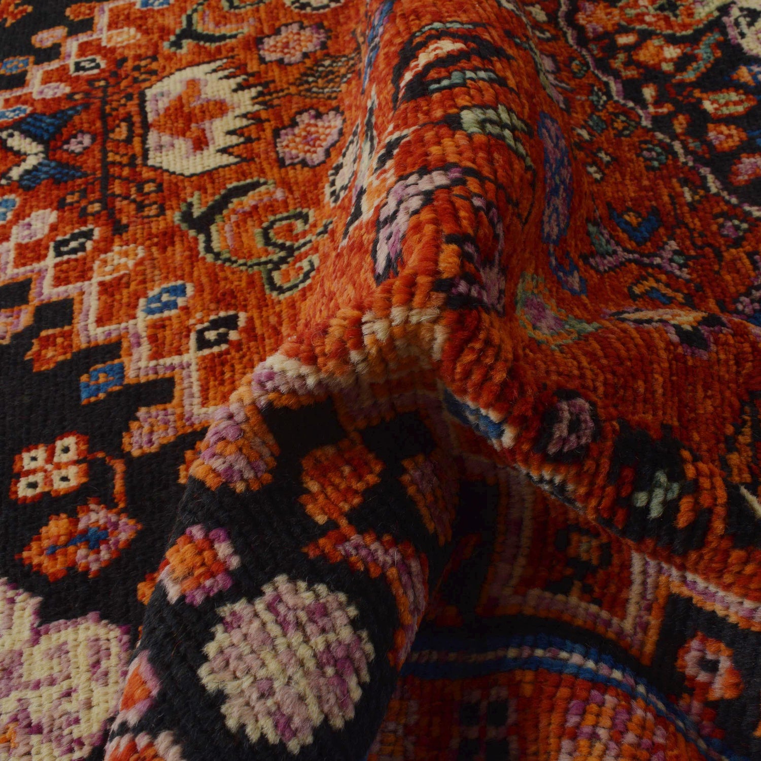 Red Color Shirazi Rug 5' 9" x 7' 7" (ft) - No. G36494