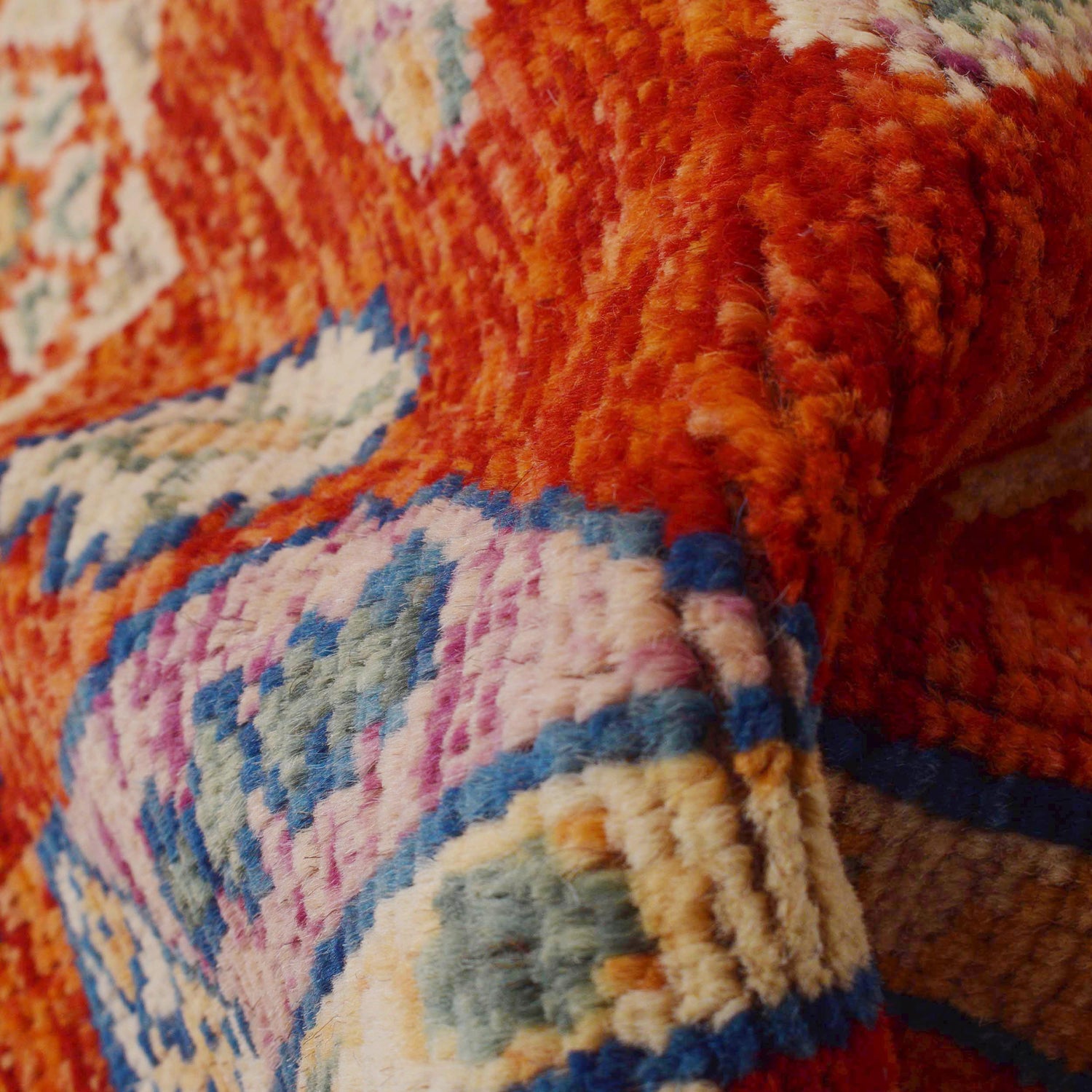 Persian Shirazi Design Rug 4' 2" x 6' 0" (ft) - No. P36346