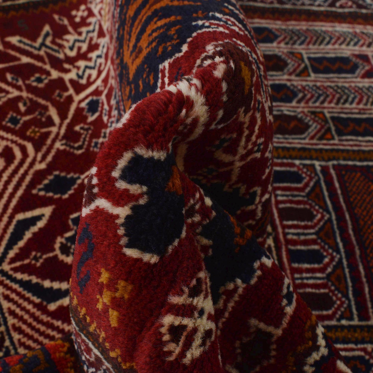 Fine Quality Prayer Rug 3' 4" x 4' 11" (ft) - No. W35910