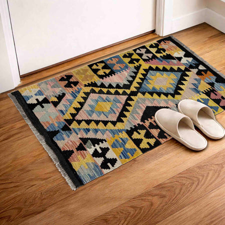 Handmade Vegetable Kilim 2' 0" x 3' 3" (ft) - No. Y39712