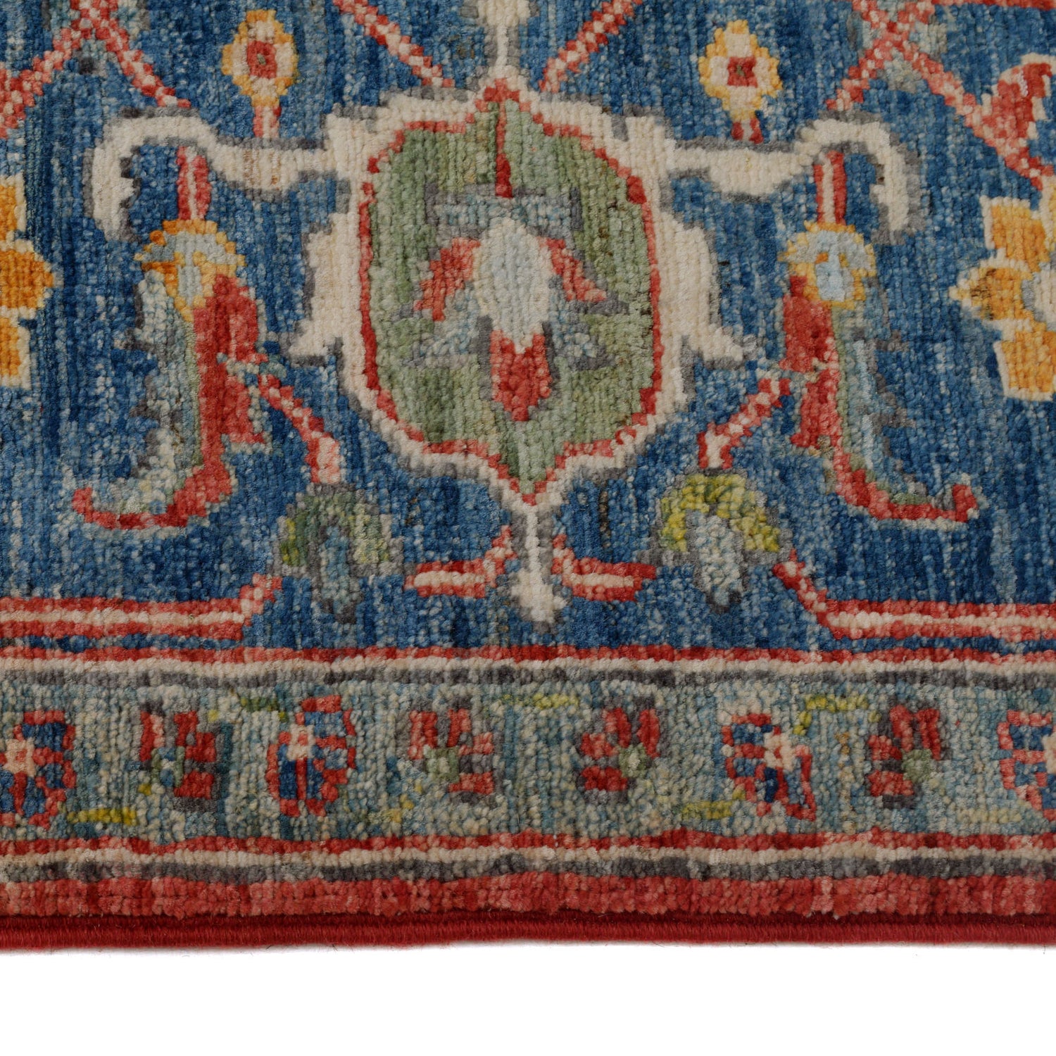Hand Made Persian Design Heriz Carpet 5' 7" x 7' 9" (ft) - No. B19900