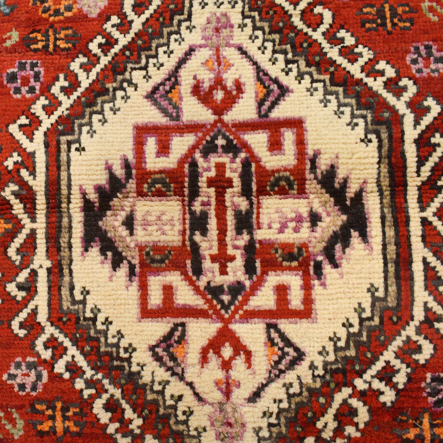 Persian Shirazi Design Rug 4' 11" x 6' 6" (ft) - No. B29773