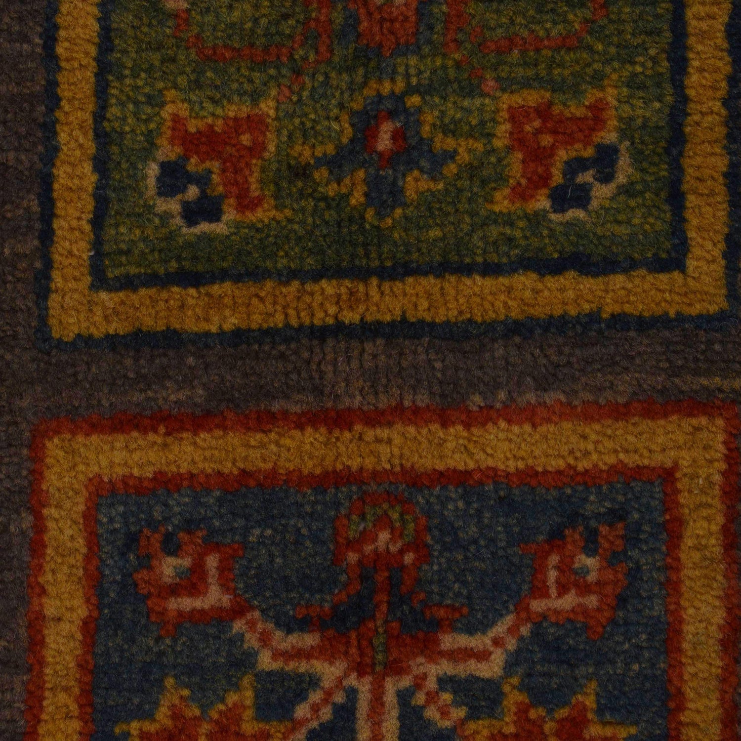 Hand Knotted Bakhtiar Carpet 3' 3" x 4' 11" (ft) - No. B34674