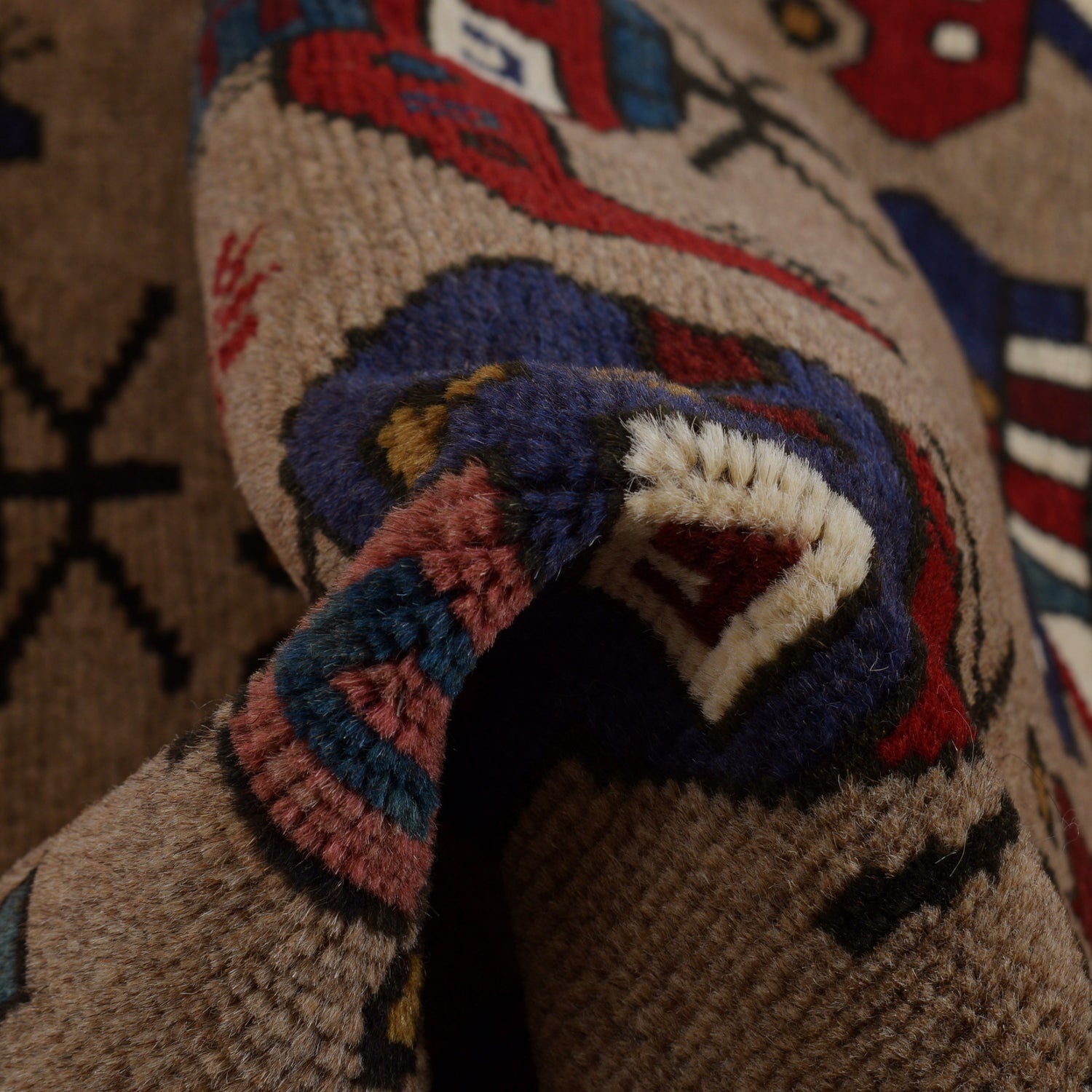 Brown Color War Rug 3' 2 x 4' 7 (ft) - No. G25893