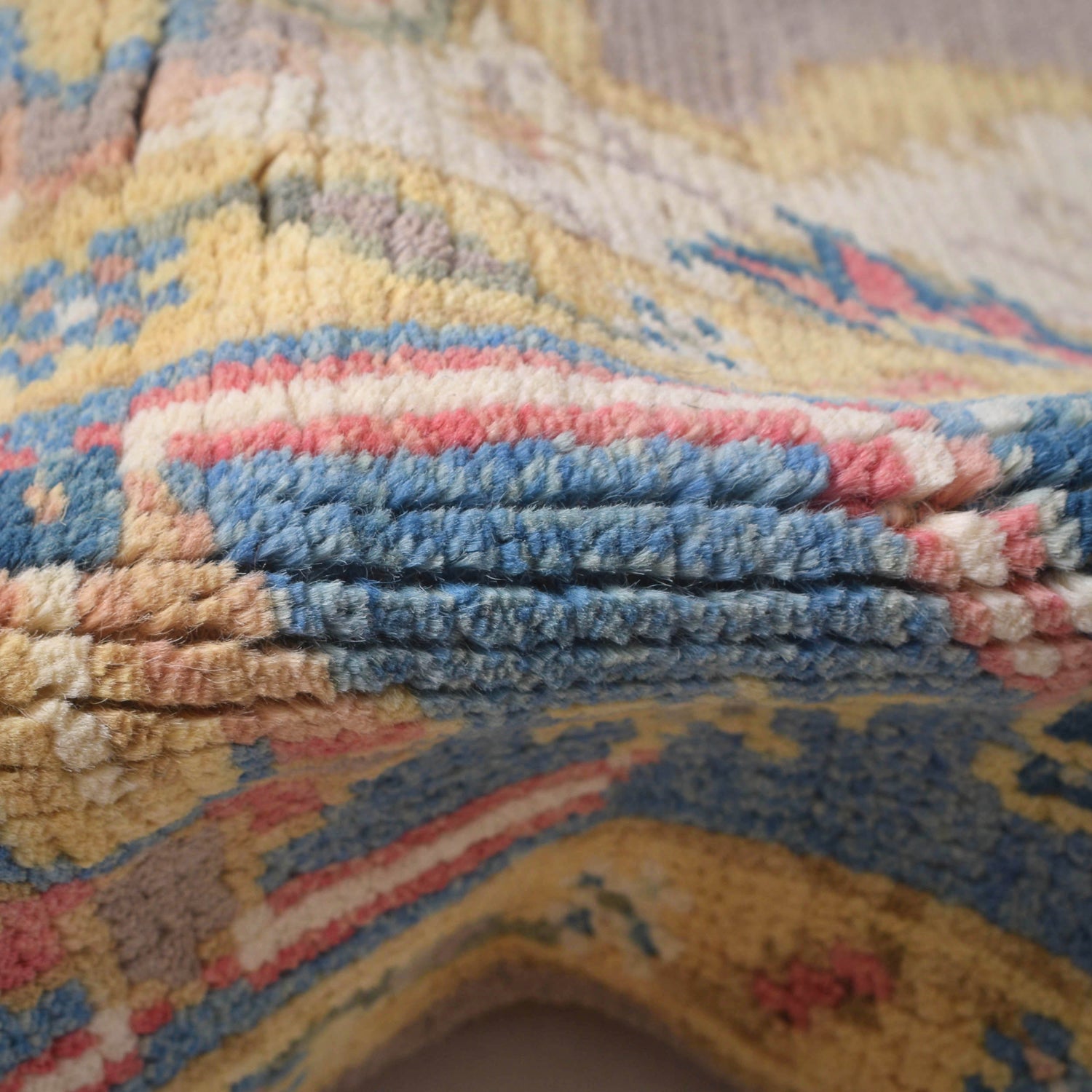 Hand Made Persian Design Heriz Rug 4' 1 x 5' 8 (ft) - No. G27094