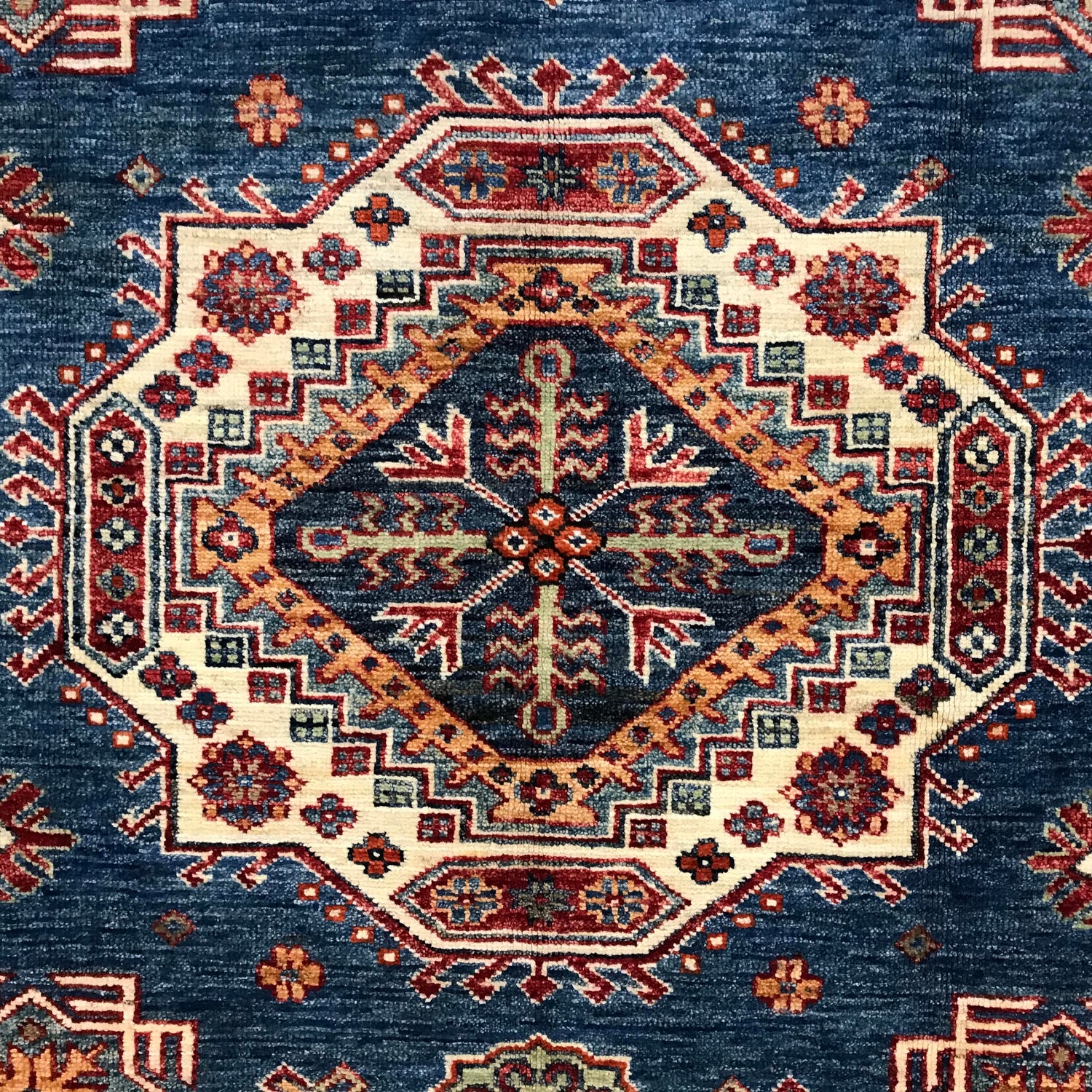 High-Quality Kazak Rug 5' 5" x 7' 9" (ft) - No. G31205