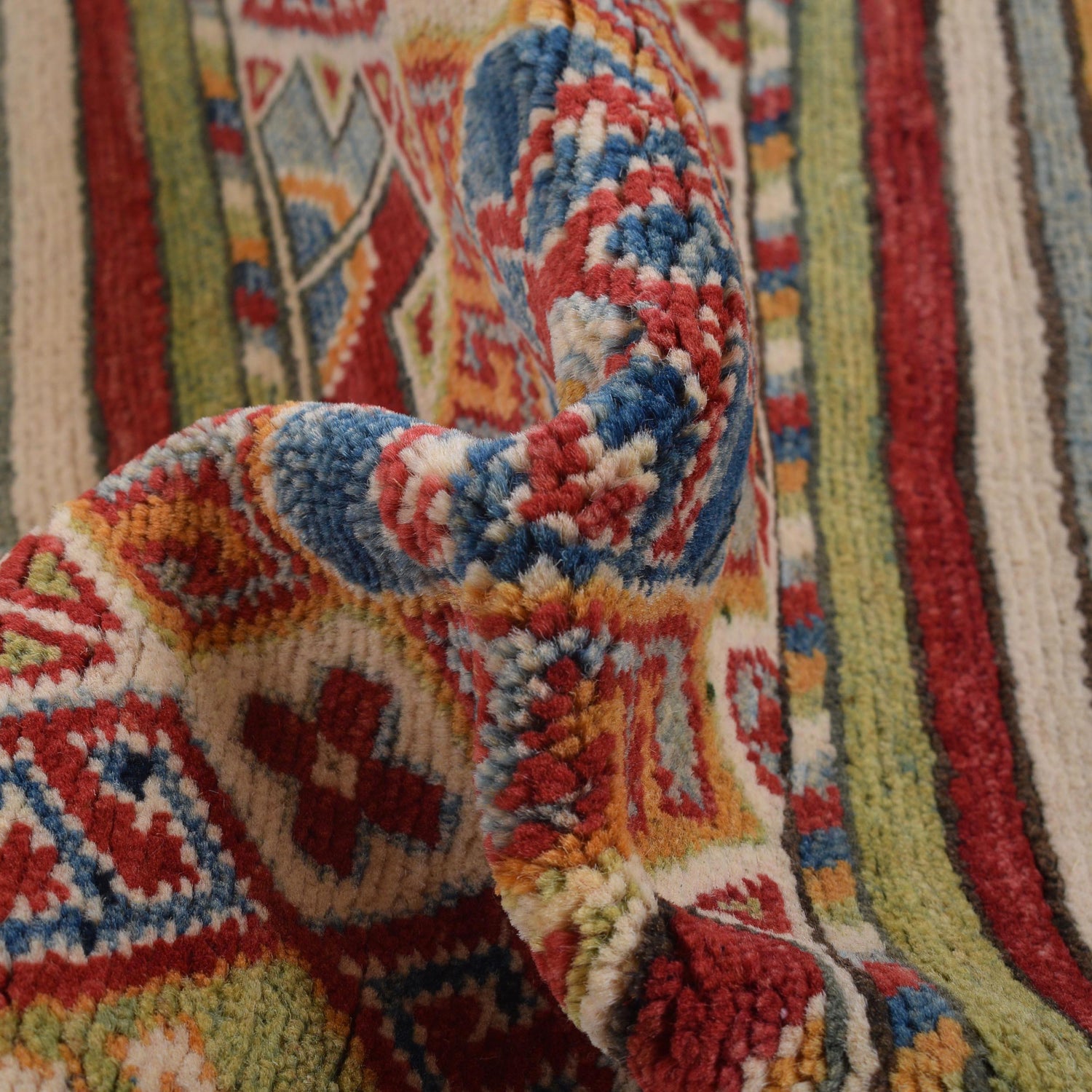 Oriental Khorjin Carpet 3' 11" x 5' 9" (ft) - No. G31774