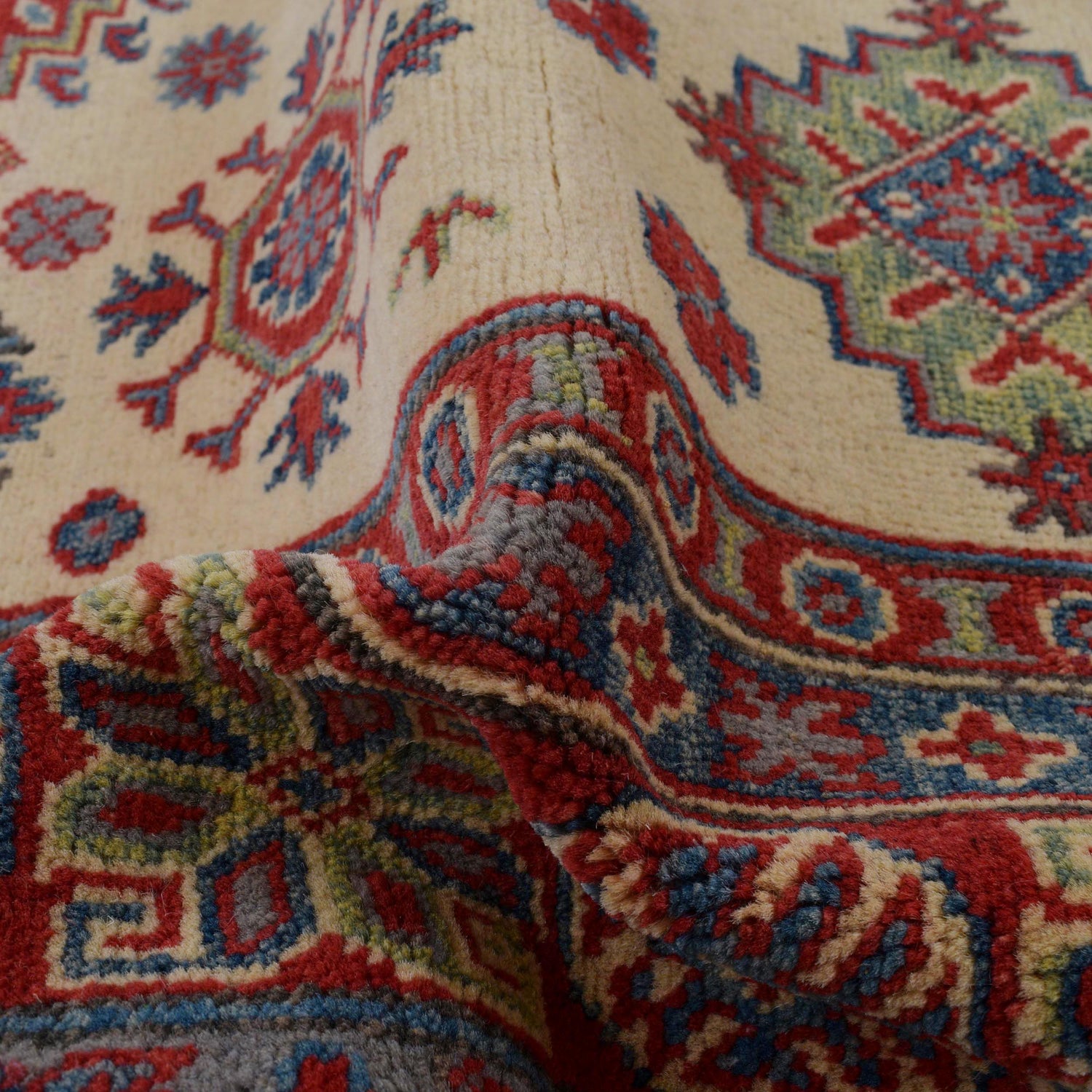 Oriental Kazak Carpet 4' 10" x 6' 5" (ft) - No. G34004