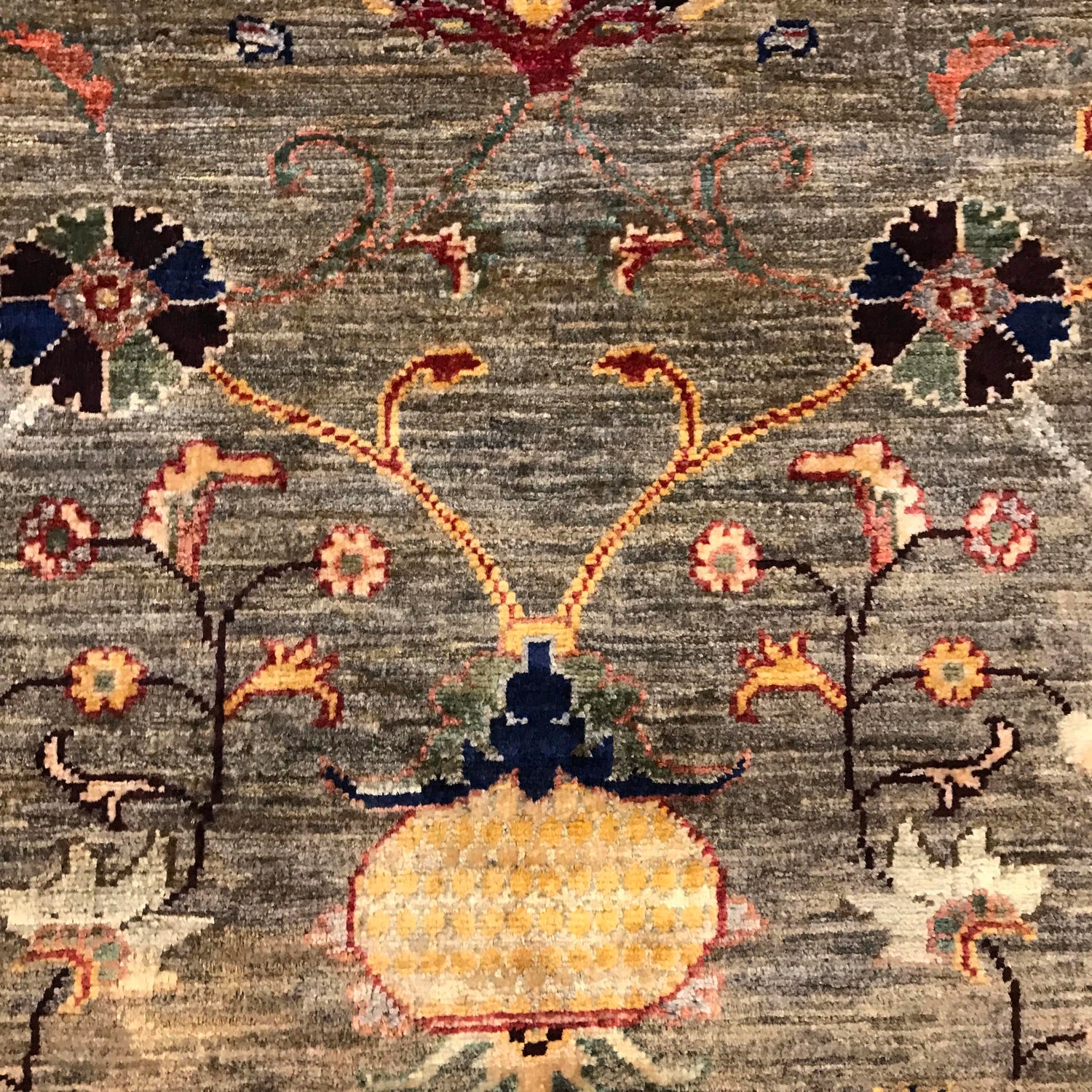 Luxury Sultani Rug 4' 11" x 6' 6" (ft) - No. G34143