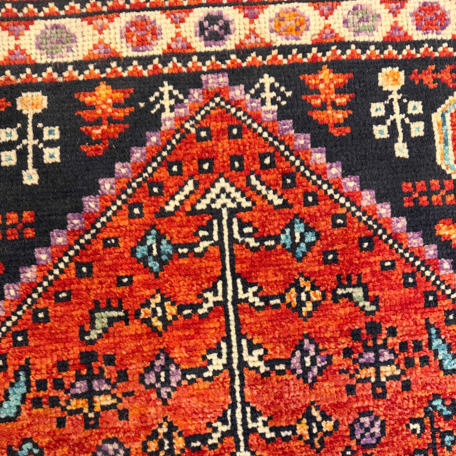 Persian Shirazi Design Rug 3' 4" x 4' 11" (ft) - No. G36508