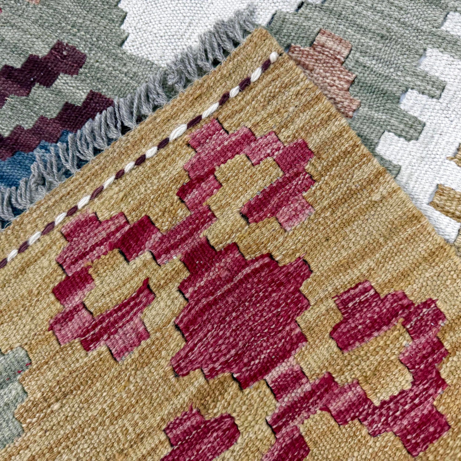 Handmade Vegetable Kilim 3' 2" x 4' 11" (ft) - No. G38911