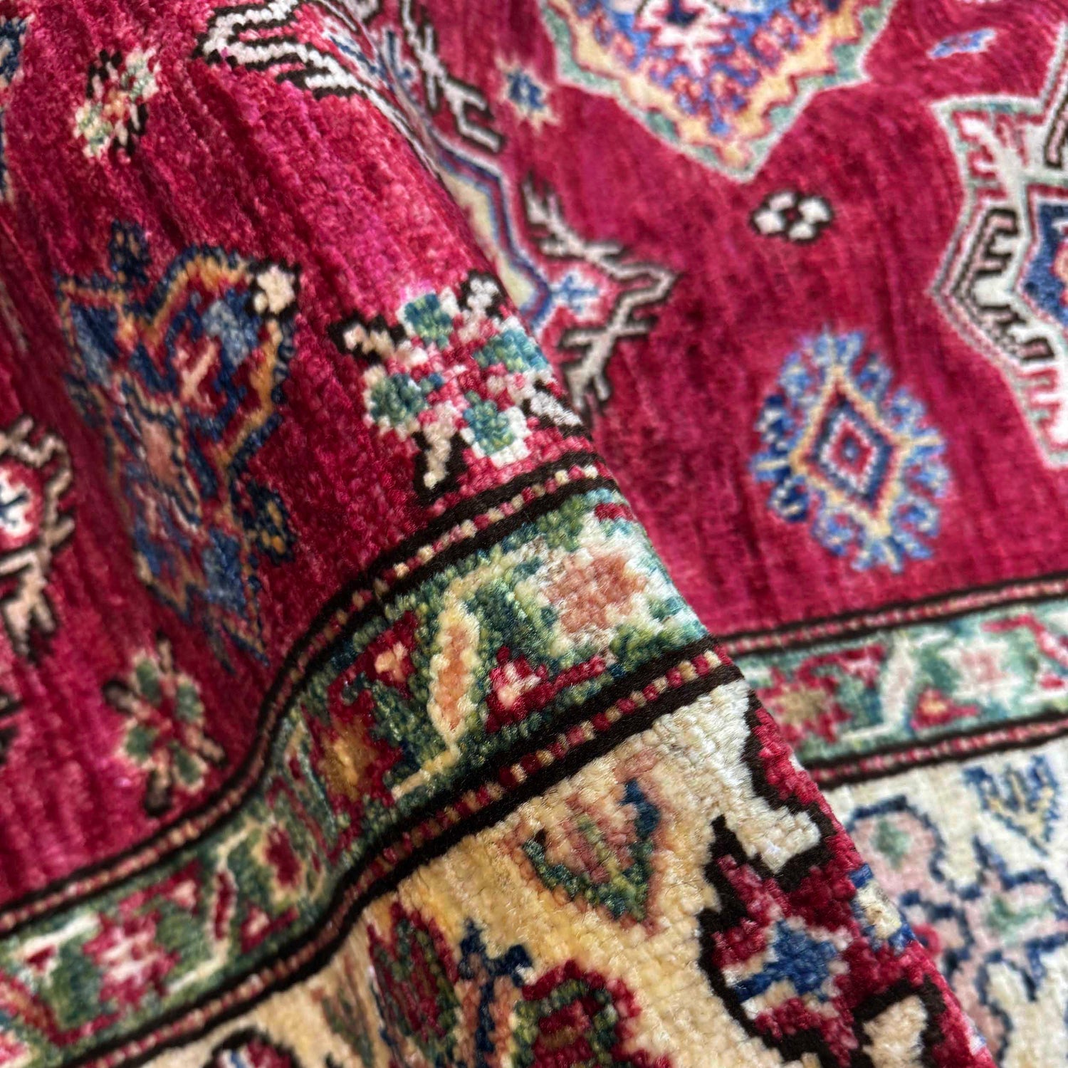 Fine Kazak Carpet 3' 5" x 4' 10" (ft) - No. G39608
