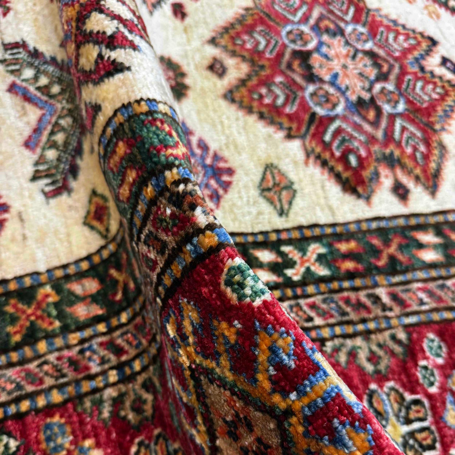 High-Quality Kazak Rug 5' 10" x 7' 9" (ft) - No. G39611