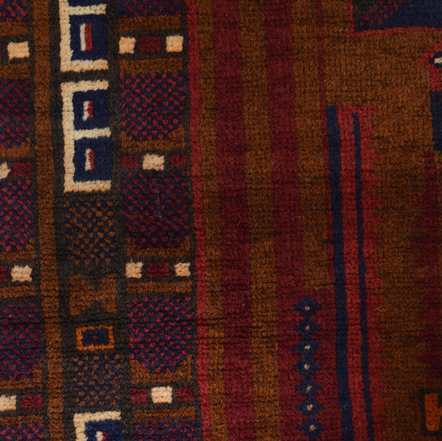 Handmade Pictorial Carpet 2' 9" x 5' 2" (ft)- No. R24921