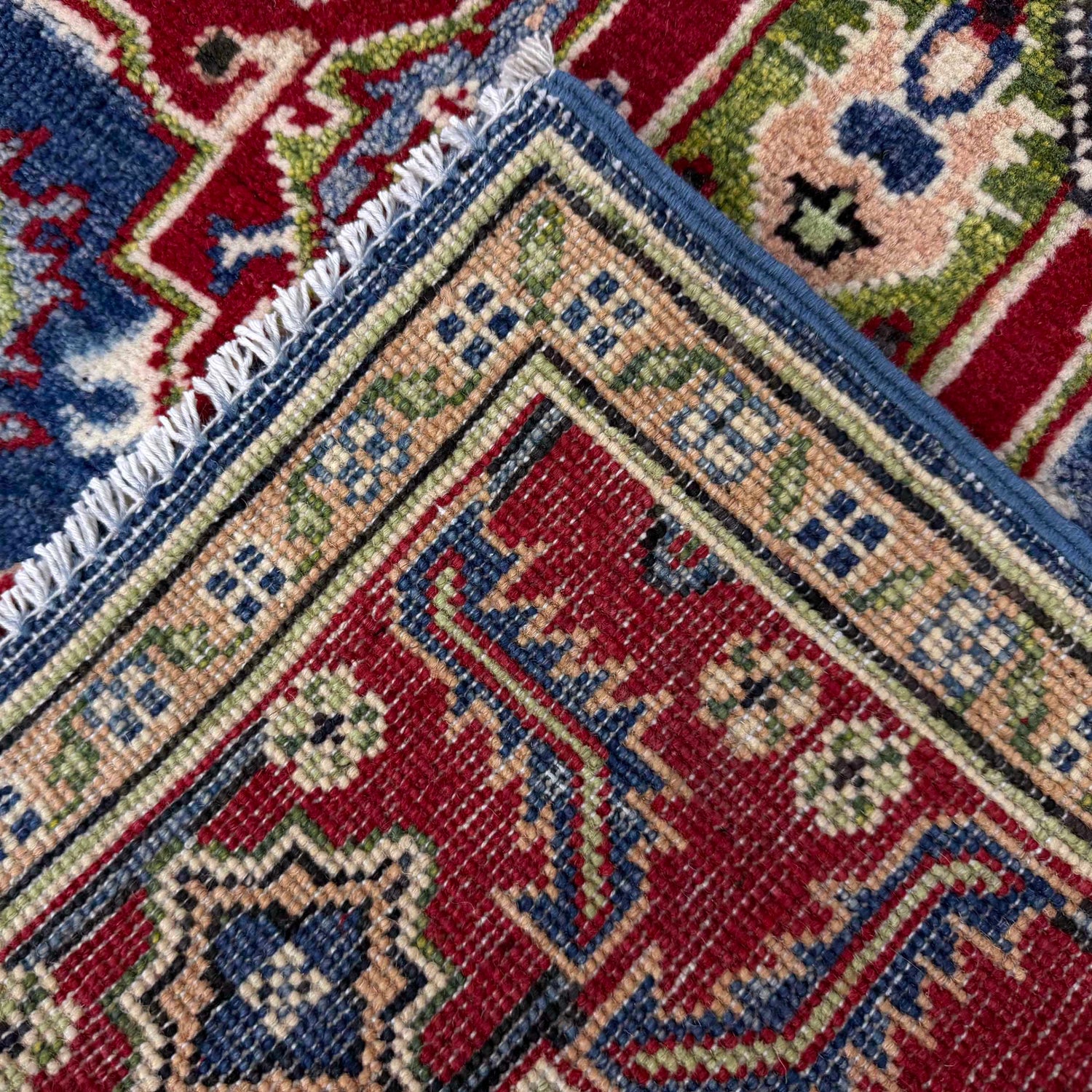 Handmade Persian Design Heriz Rug 4' 0" x 6' 7" (ft) - No. R37382