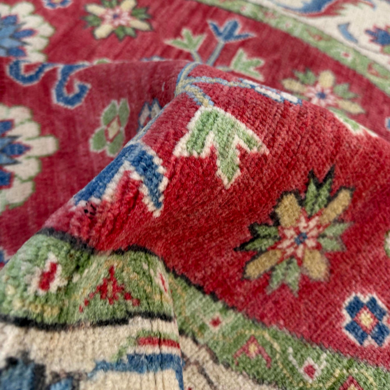 Oriental Kazak Carpet Round Shape 4' 10" x 4' 11" (ft) - No. R37384