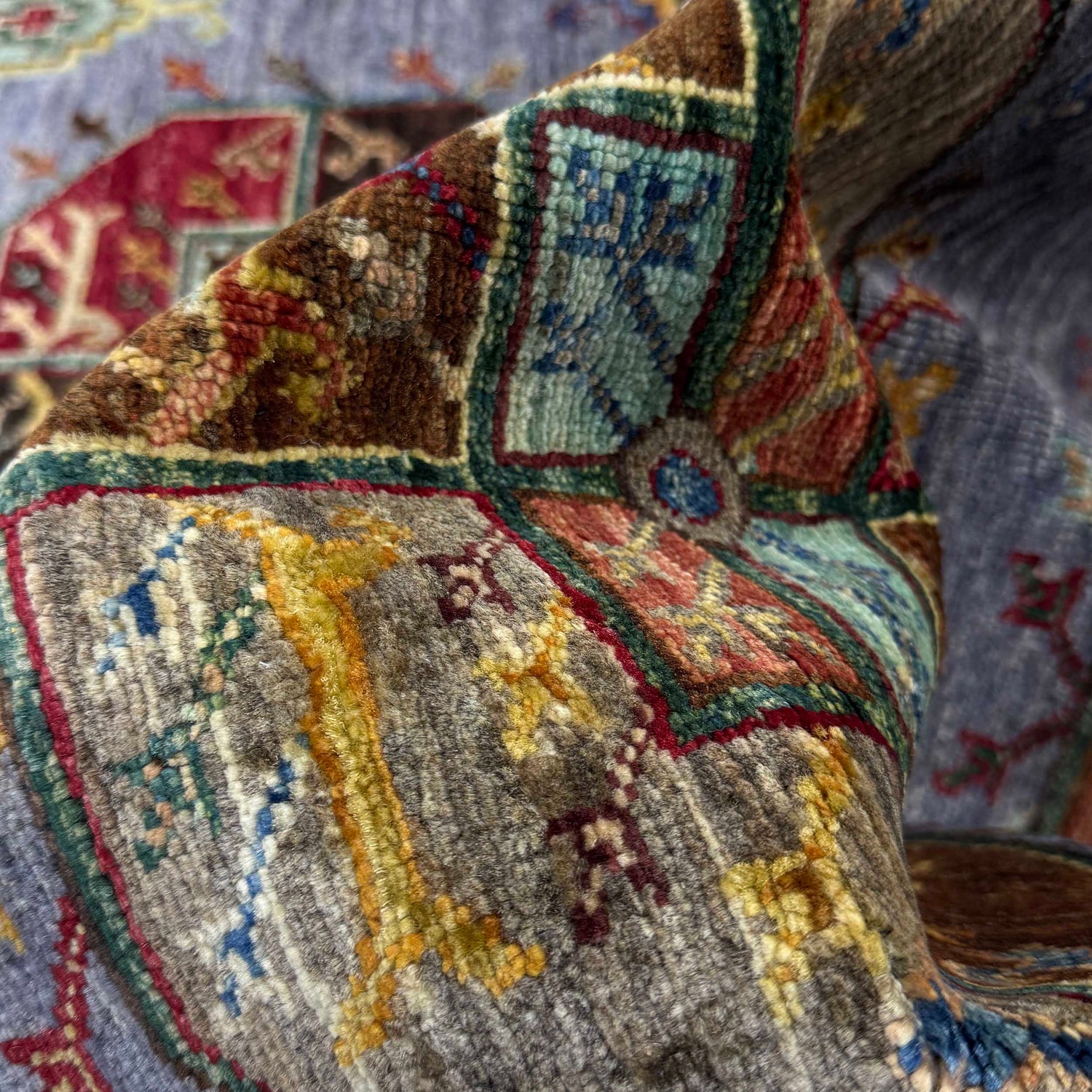 Luxury Waziri Hand-Knotted Rug 5' 9" x 7' 10" (ft) - No. R37463