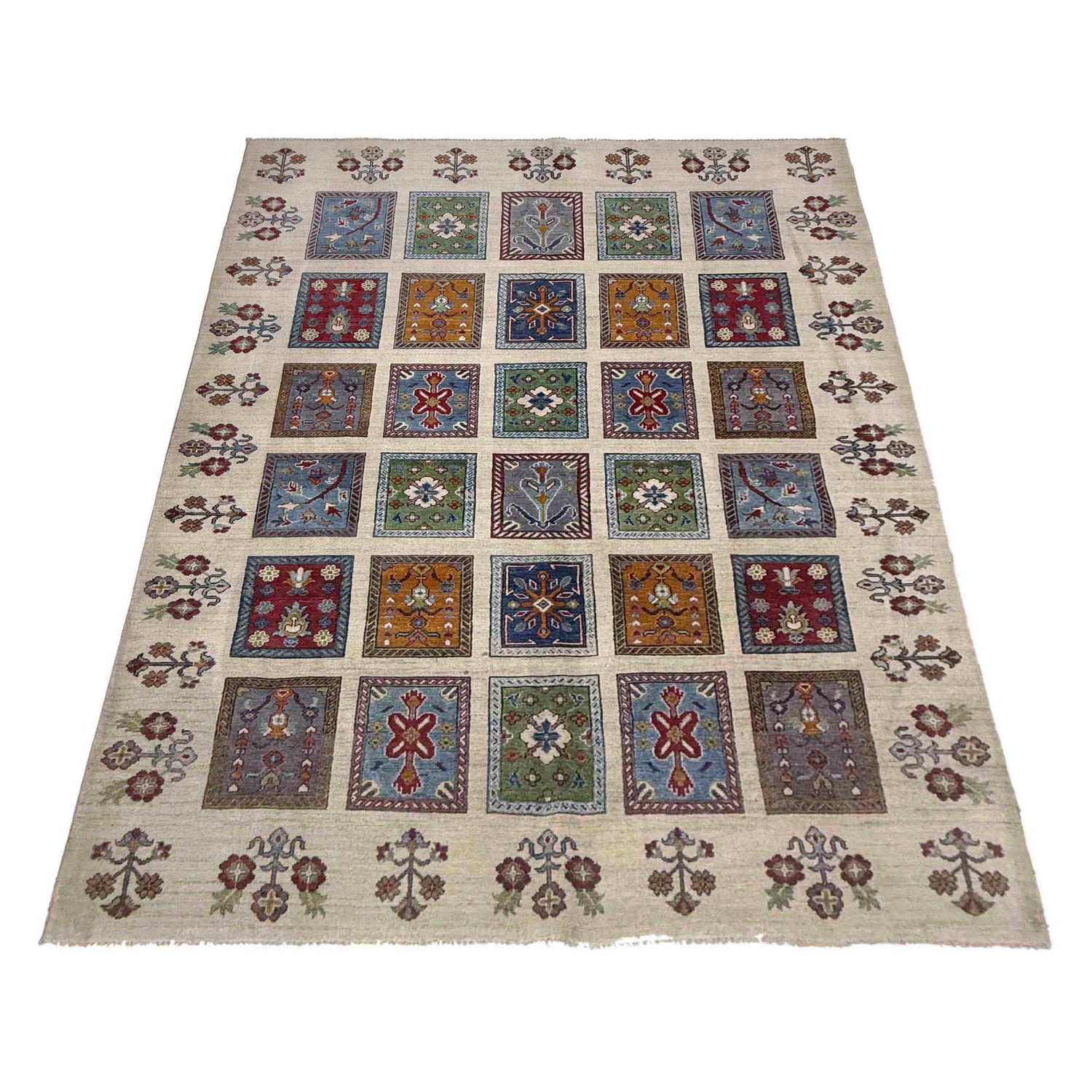 Ivory Color Bakhtiar Rug 6' 10" x 9' 6" (ft) - No. R37468