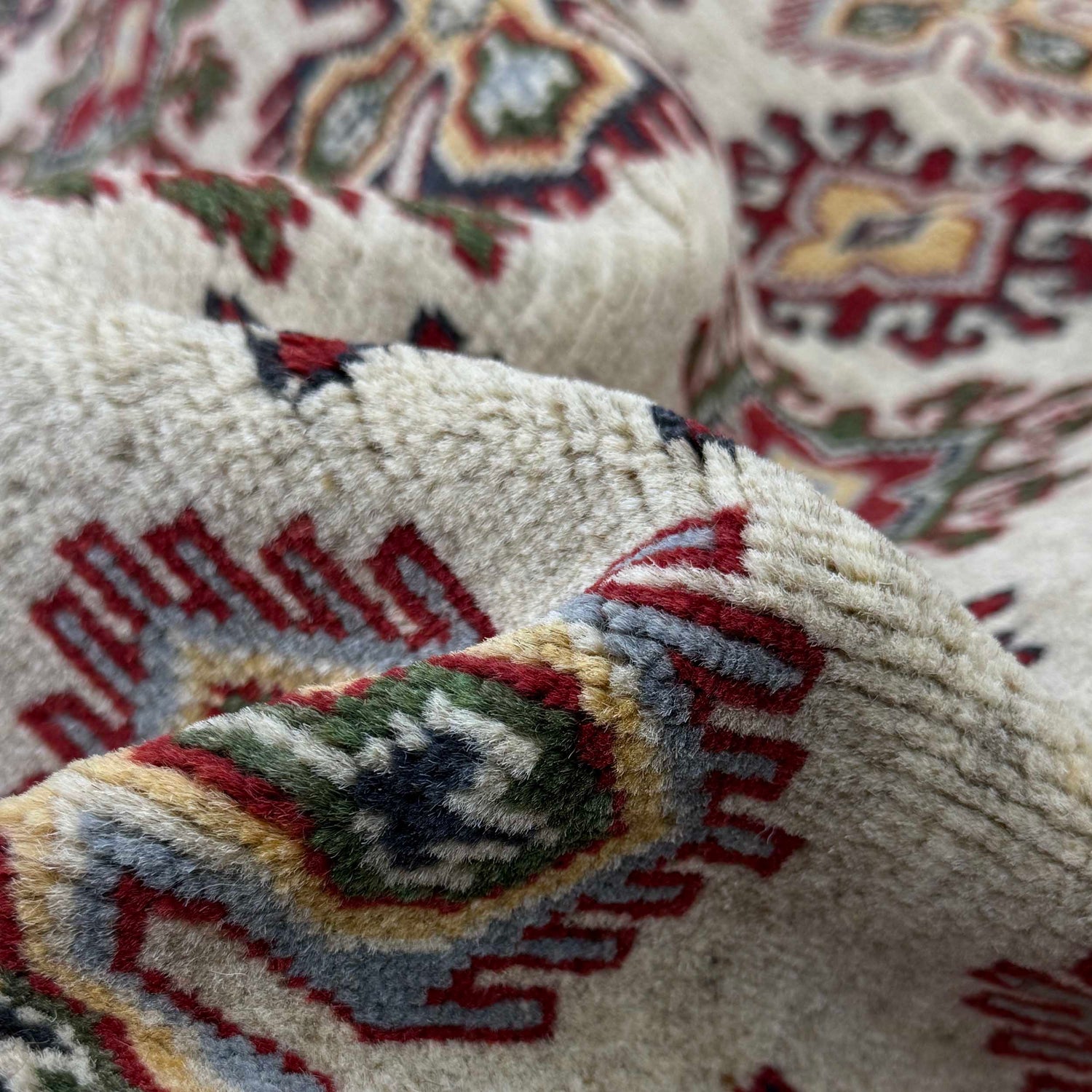 Oriental Kazak Rug 6' 0" x 9' 1" (ft) - No. R37471