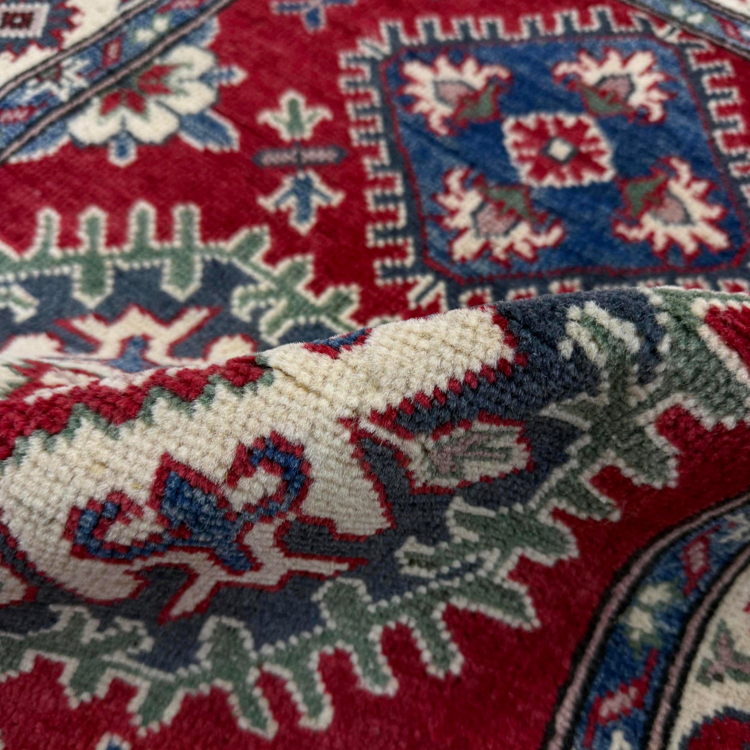Oriental Kazak Rug 2' 7" x 4' 0" (ft) - No. R37543