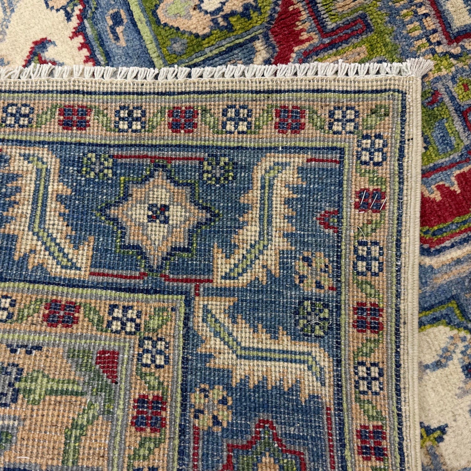 Hand Knotted Persian Design Heriz Rug 3' 11" x 5' 11" (ft) - No. R37637