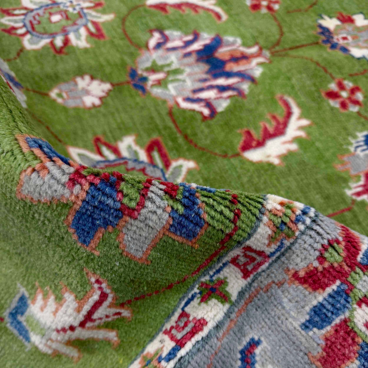 Hand Knotted Kazak Rug 4' 0" x 6' 3" (ft) - No. R37653