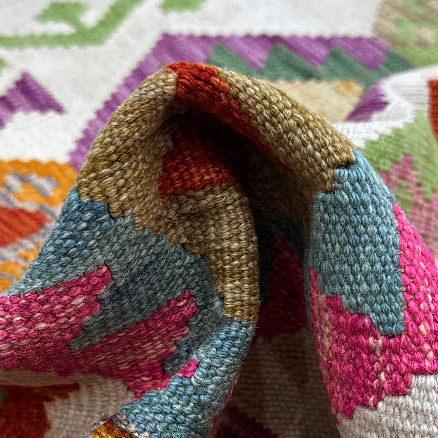 Handmade Vegetable Kilim 2' 7" x 3' 11" (ft) - No. R38300