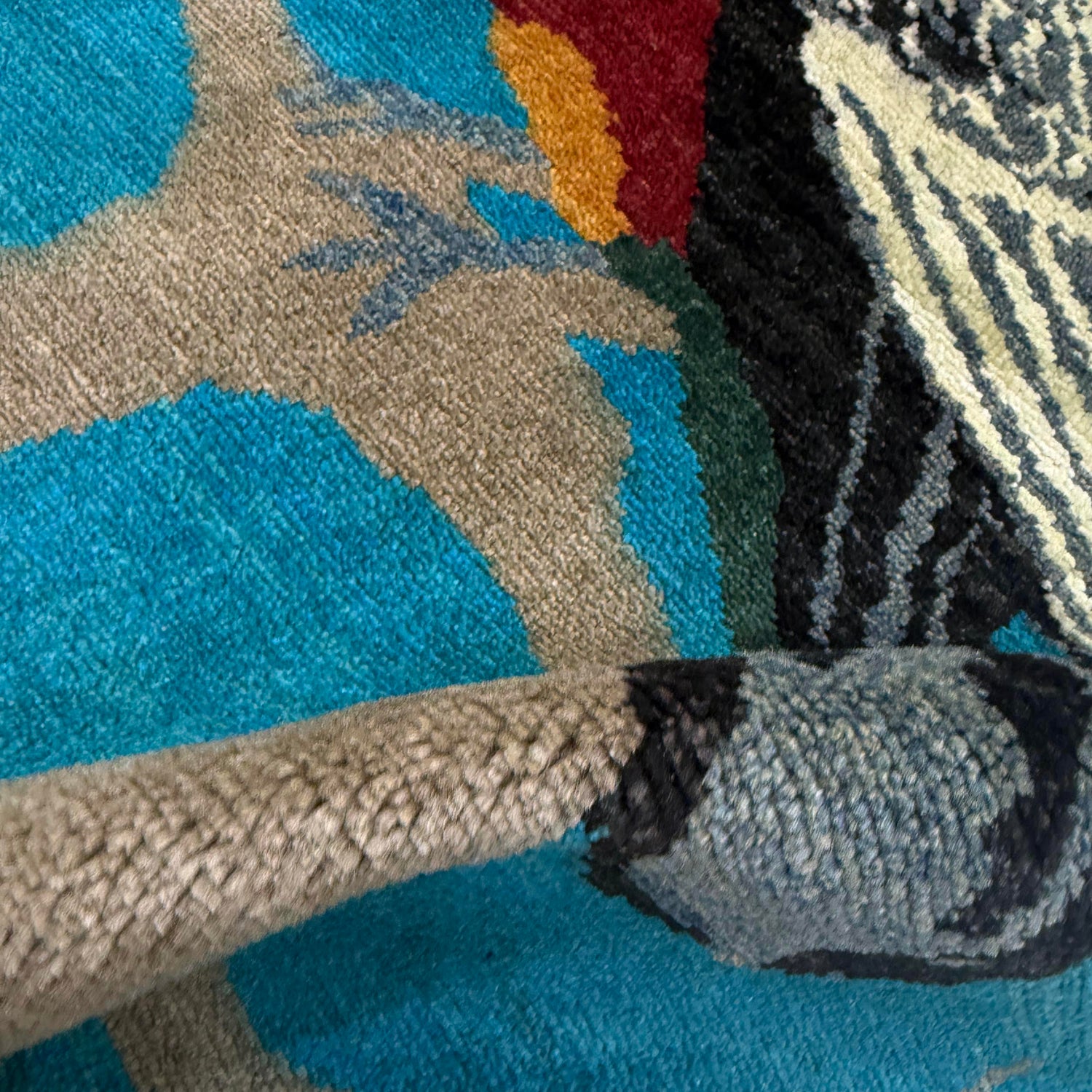 Hand Made Animal Picture Rug 3' 3" x 4' 9" (ft)- No. R38793