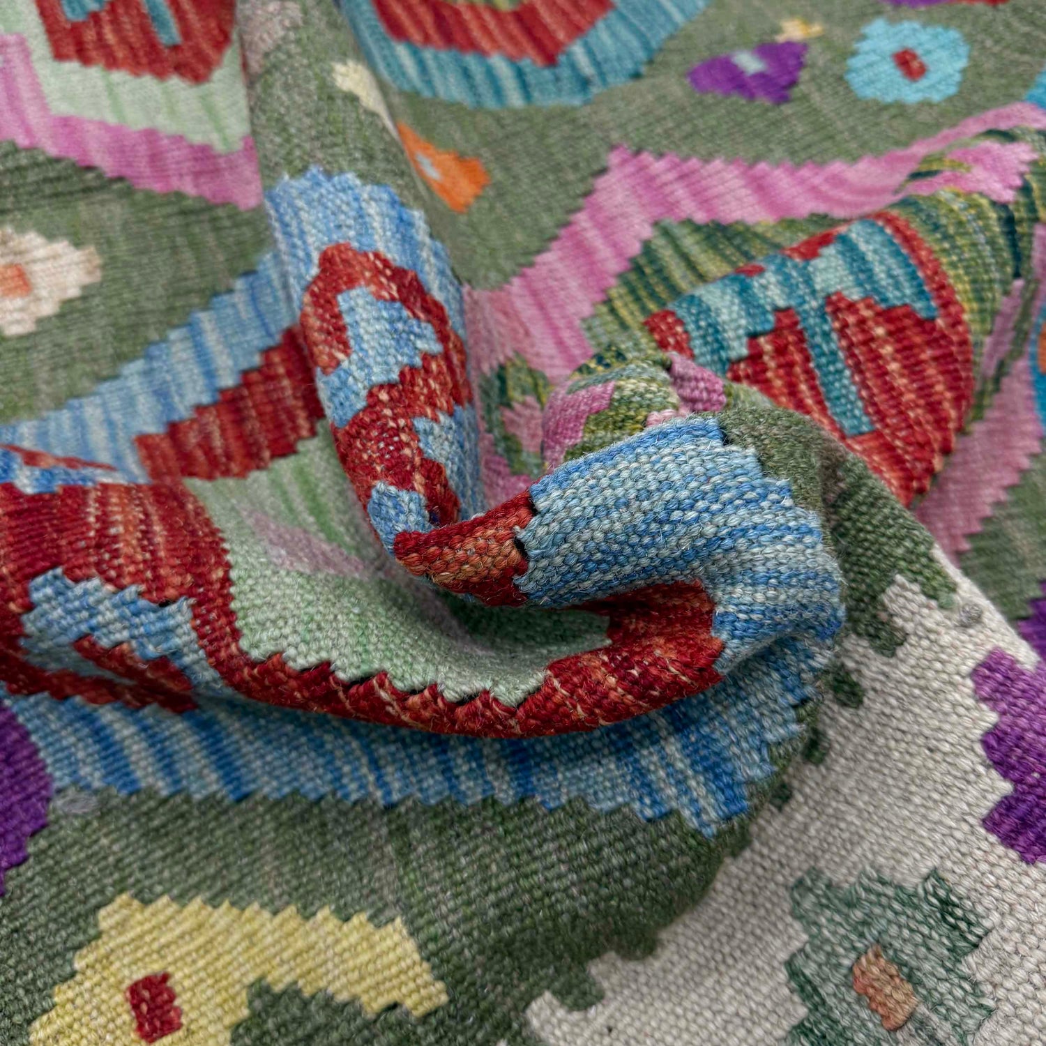 Handmade Vegetable Kilim 4' 0" x 5' 6" (ft) - No. R39651
