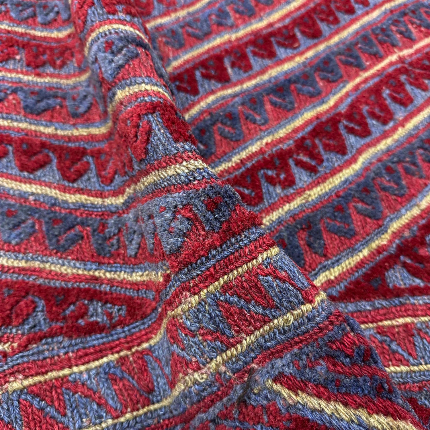 Red Color Mashwani Rug 4' 8" x 5' 10" (ft) - No. R39733