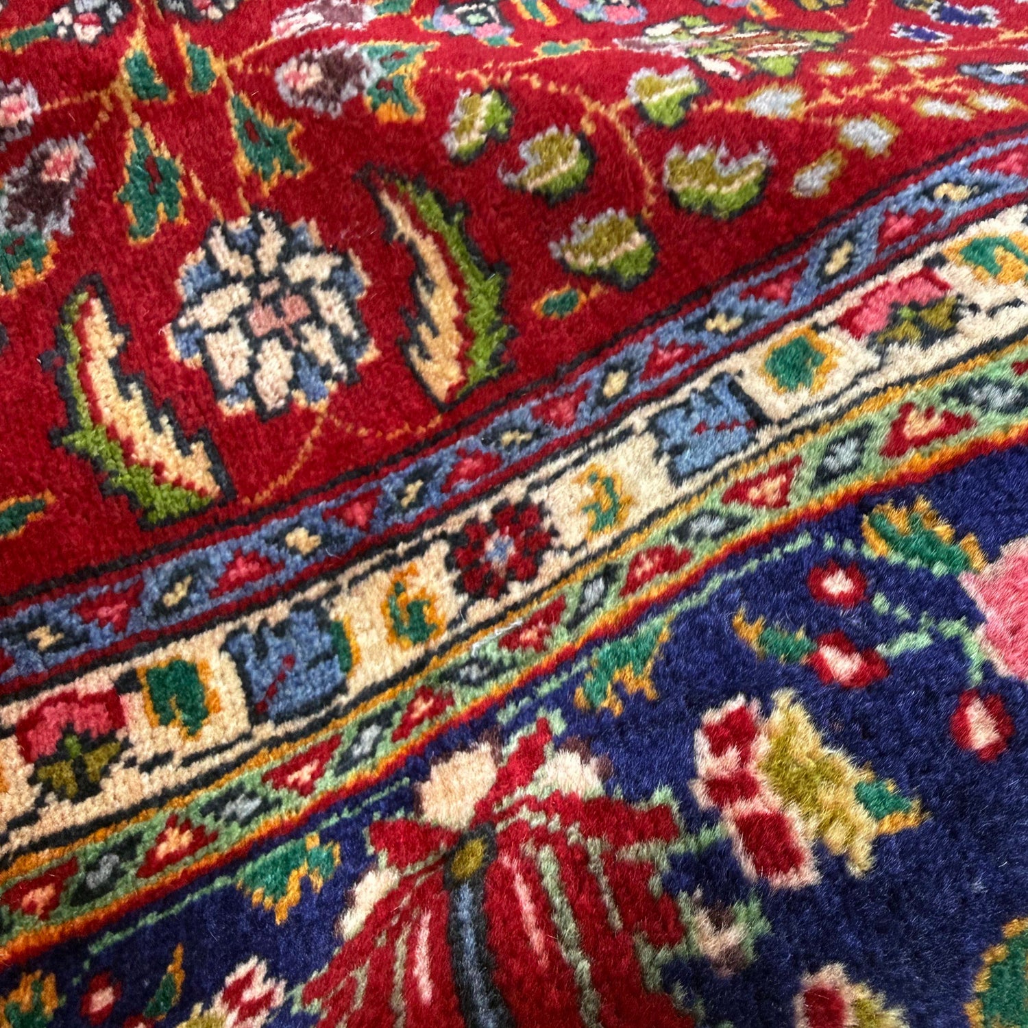 Hand Made Persian Design Heriz Carpet 6' 2" x 8' 2" (ft) - No. R39871
