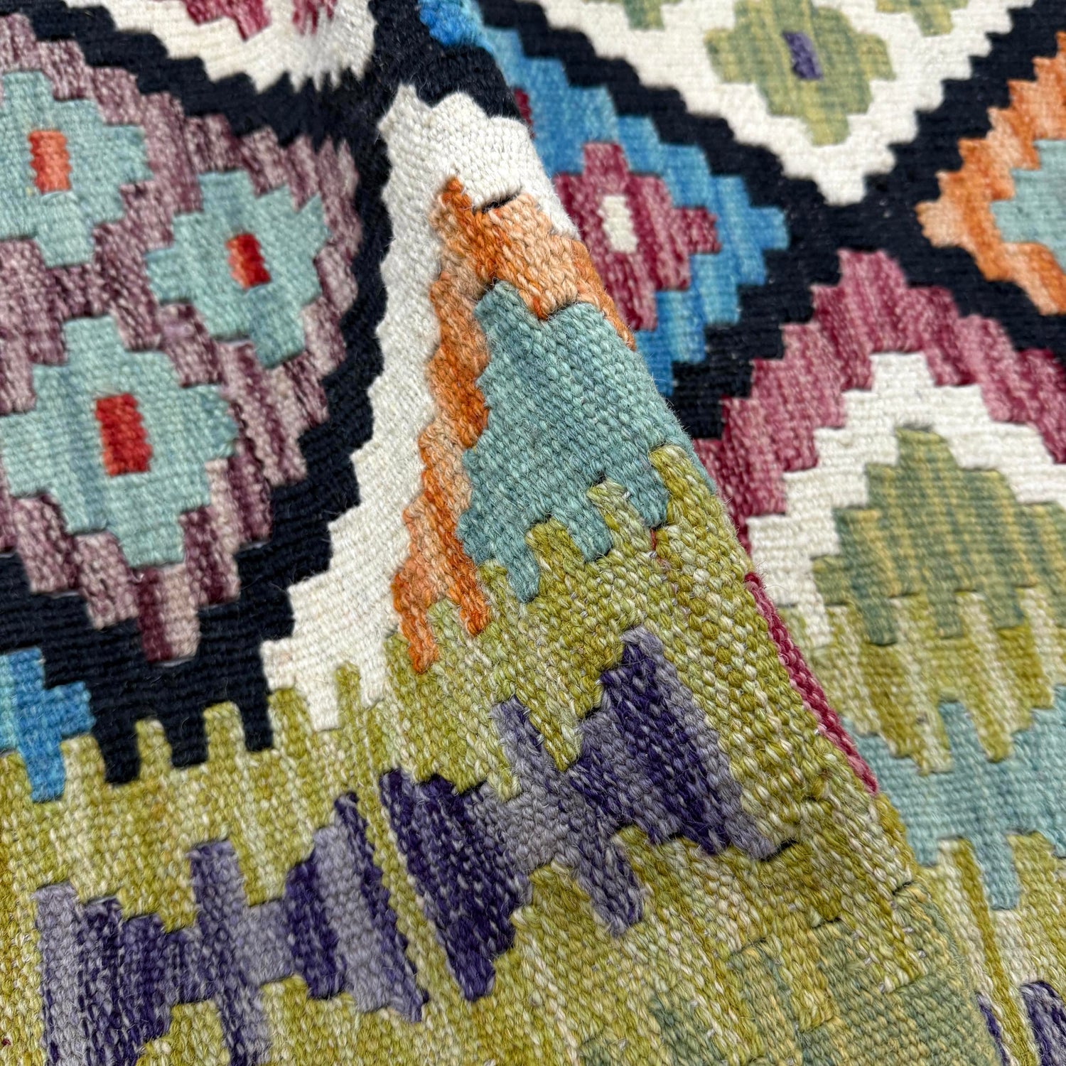 Handmade Vegetable Kilim 3' 6" x 5' 1" (ft) - No. R40044