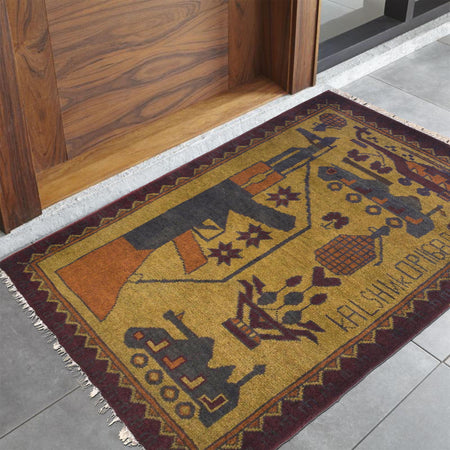 War Rug 2' 0" x 2' 11" (ft) - No. W31094