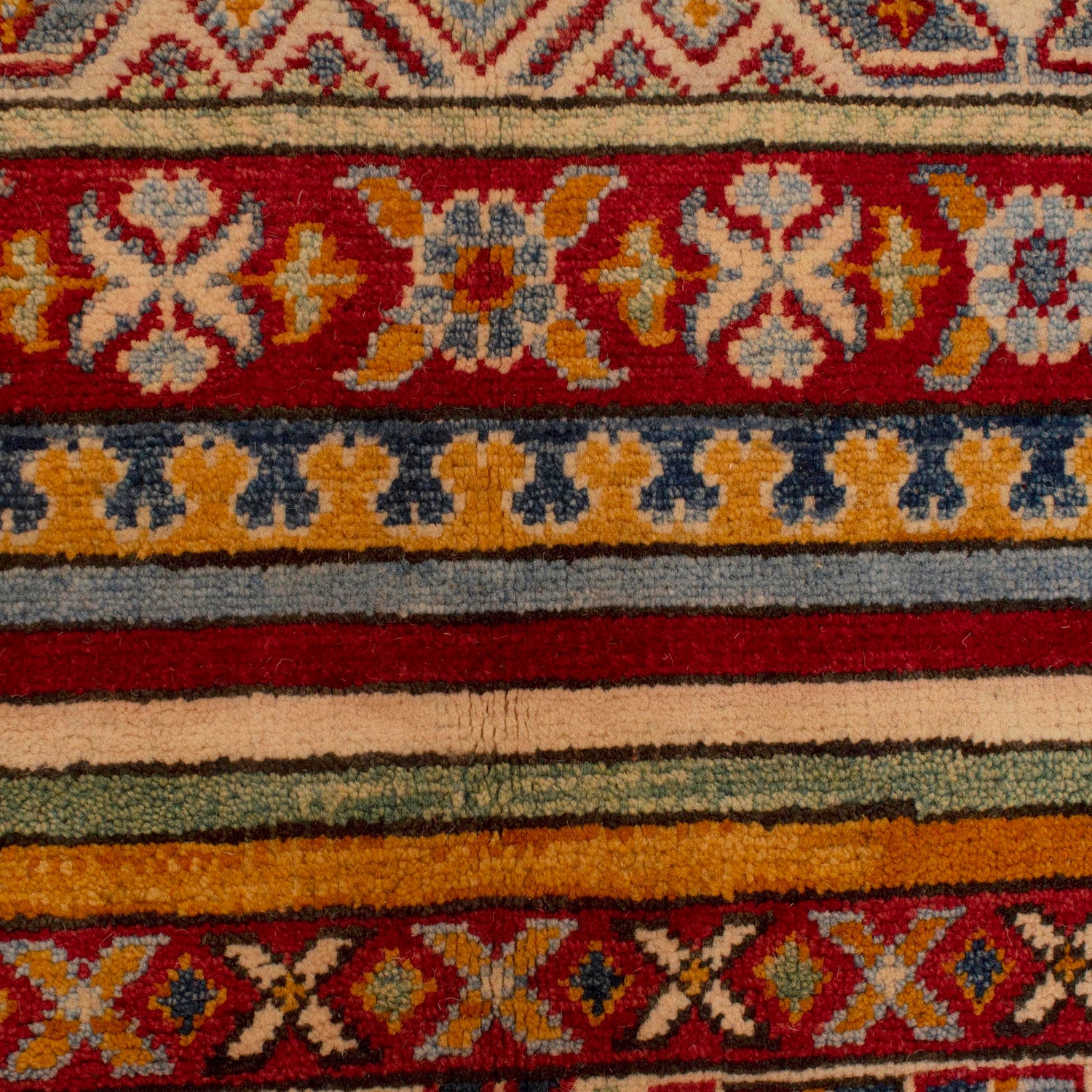 Oriental Khorjin Carpet 4' 0" x 5' 11" (ft) - No. W34080