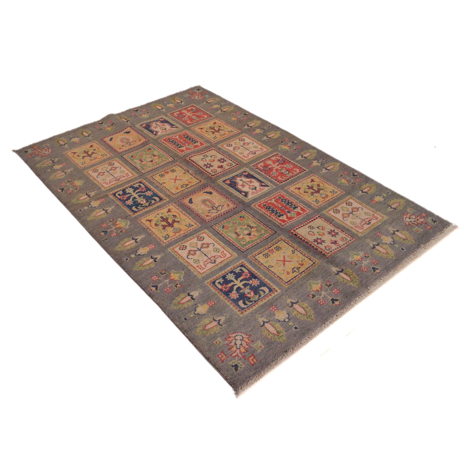 Hand Knotted Bakhtiar Carpet 3' 11" x 5' 10" (ft) - No. W34132