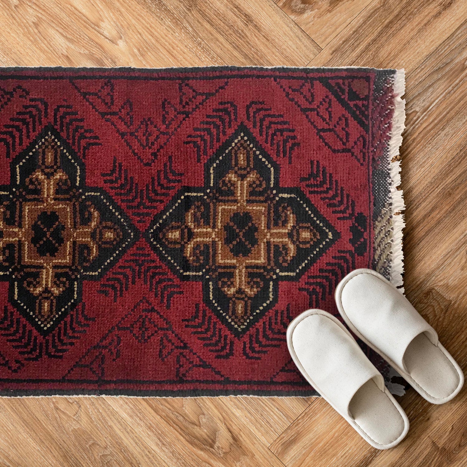 Handmade Floor Mat 1' 5" x 2' 3" (ft) - No. W35605