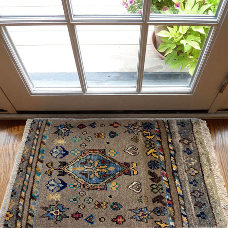 Handmade Floor Mat 1' 5" x 1' 9" (ft) - No. W36596