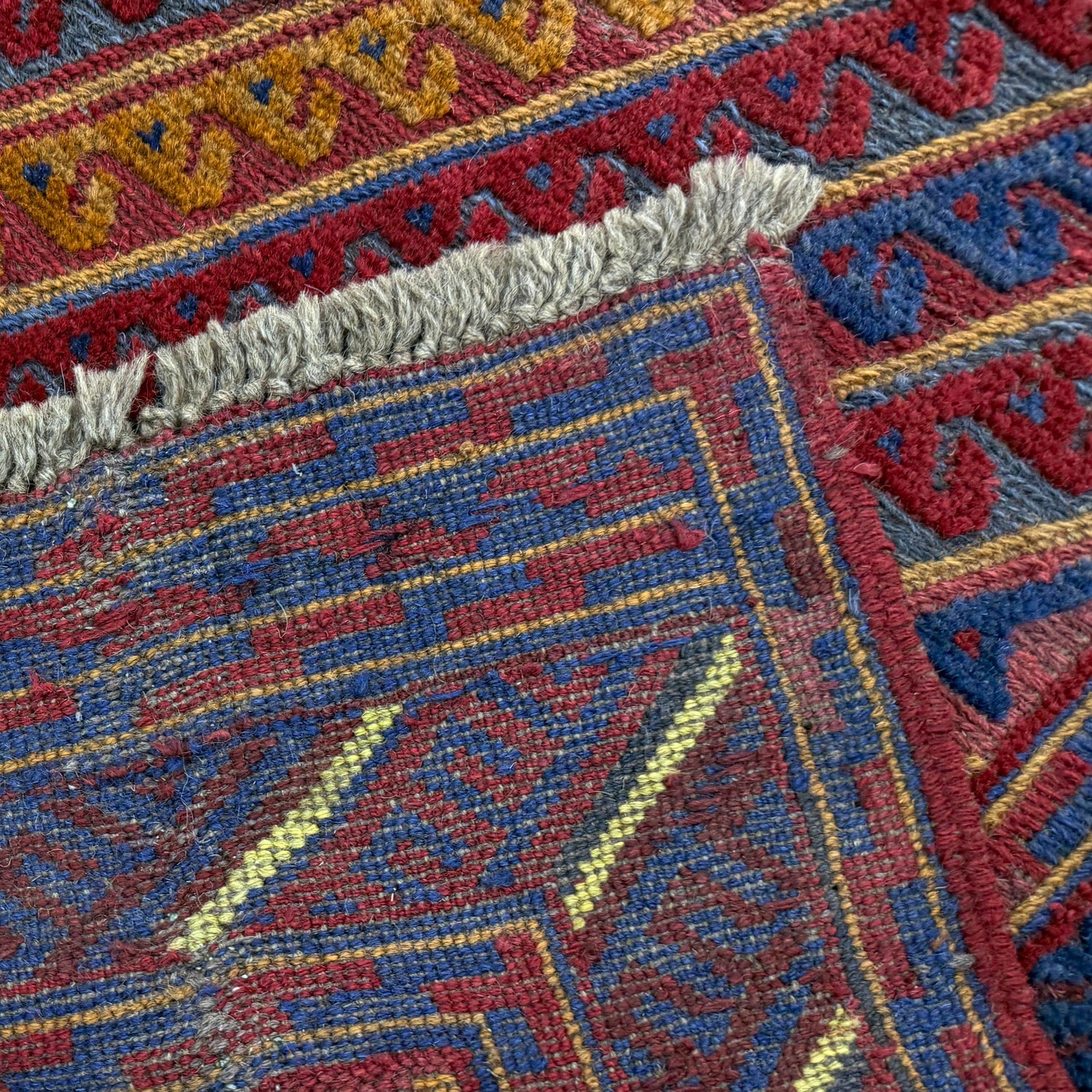 Small Square Rug 3' 11" x 4' 2" (ft) - No. Y39546
