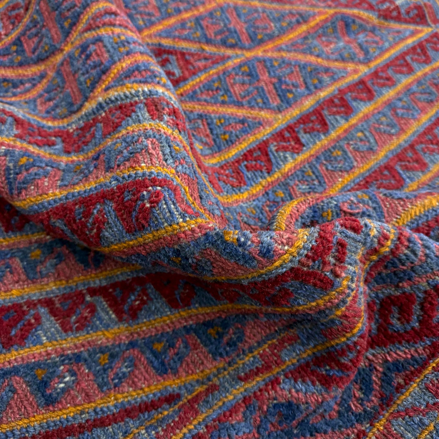Small Square Rug 3' 11" x 4' 1" (ft) - No. Y39549