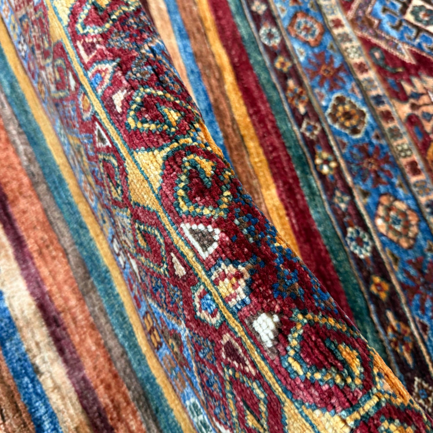 Oriental Khorjin Carpet 4' 1" x 6' 0" (ft) - No. Y39558