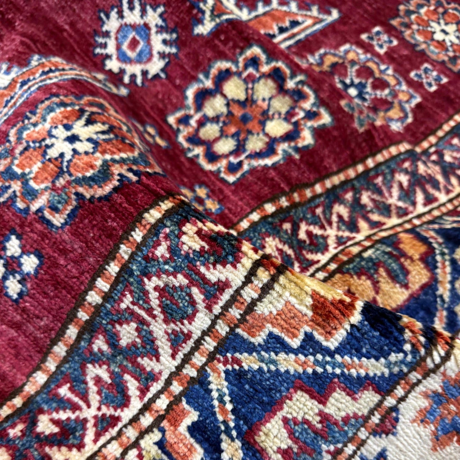 Fine Kazak Carpet 6' 9" x 10' 0" (ft) - No. Y39562