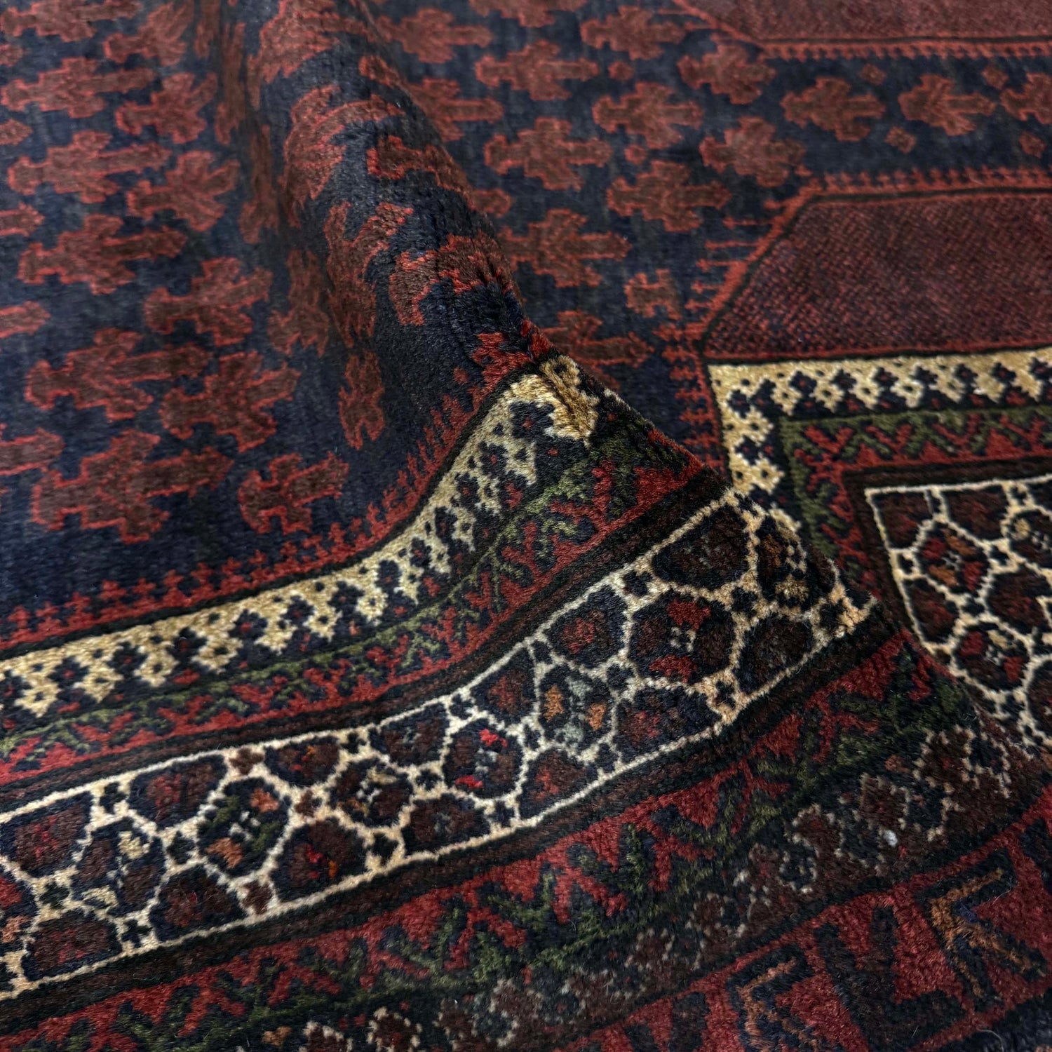 Fine Quality Prayer Rug 3' 0" x 4' 11" (ft) - No. Y39572