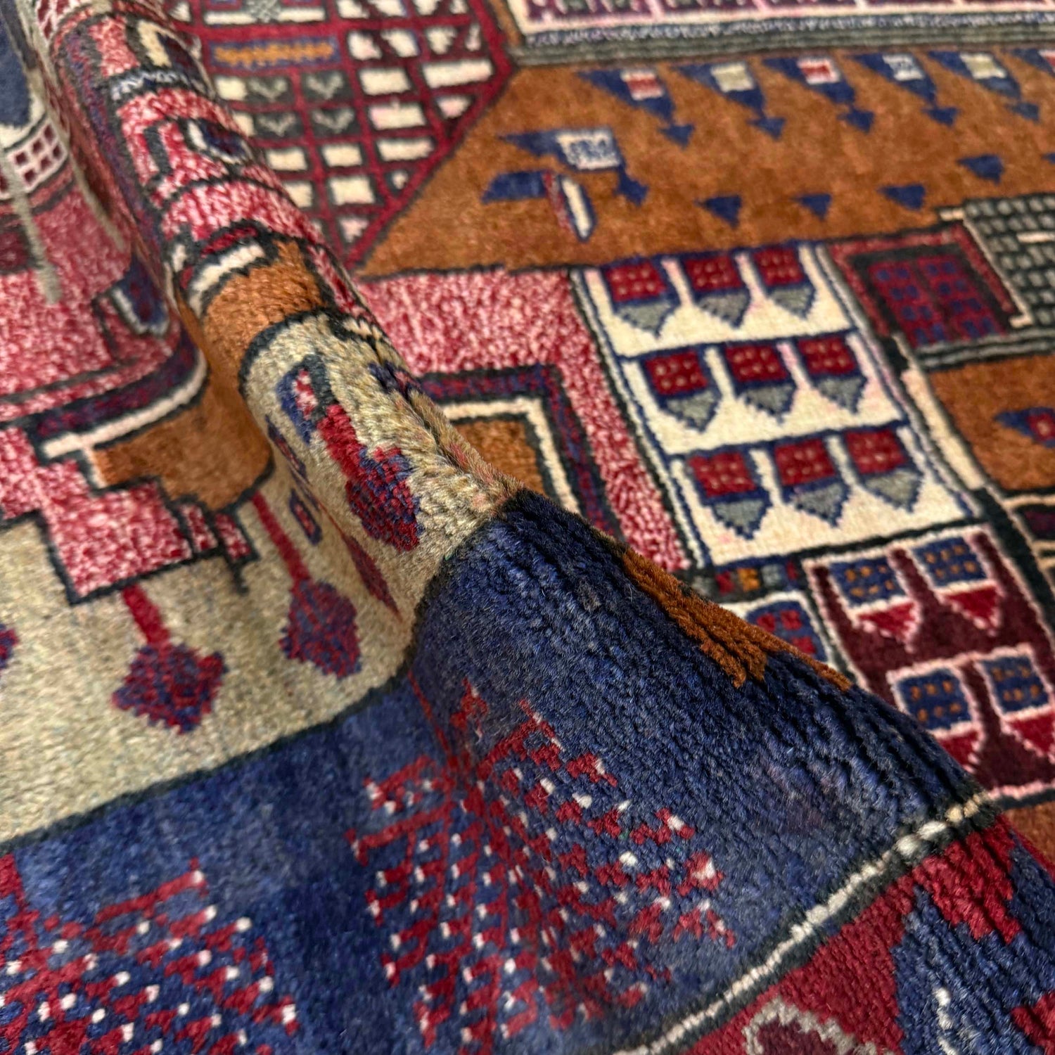 Handmade Picture Rug 2' 11" x 4' 4" (ft)- No. Y39583