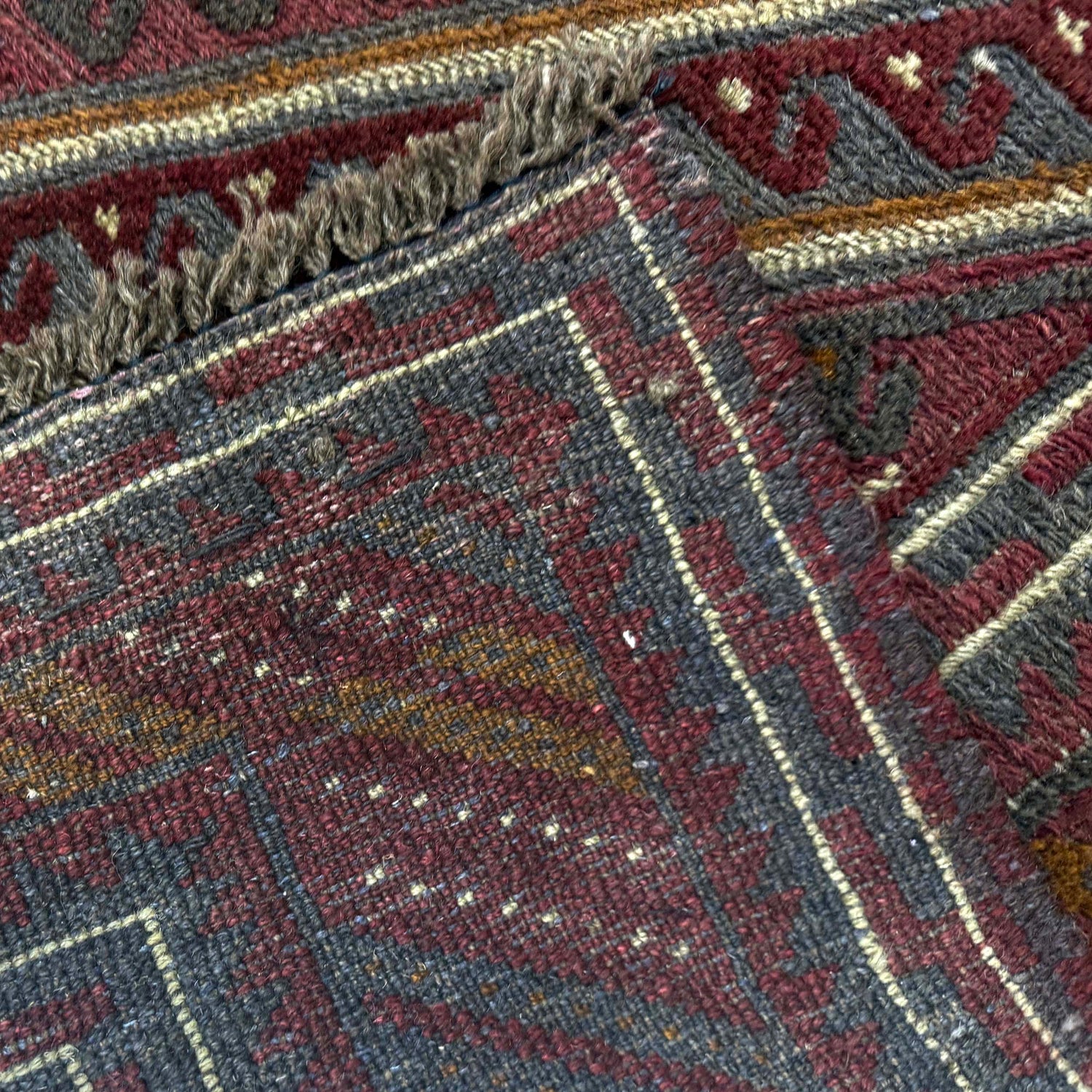 Small Square Rug 3' 10" x 4' 4" (ft) - No. Y39587