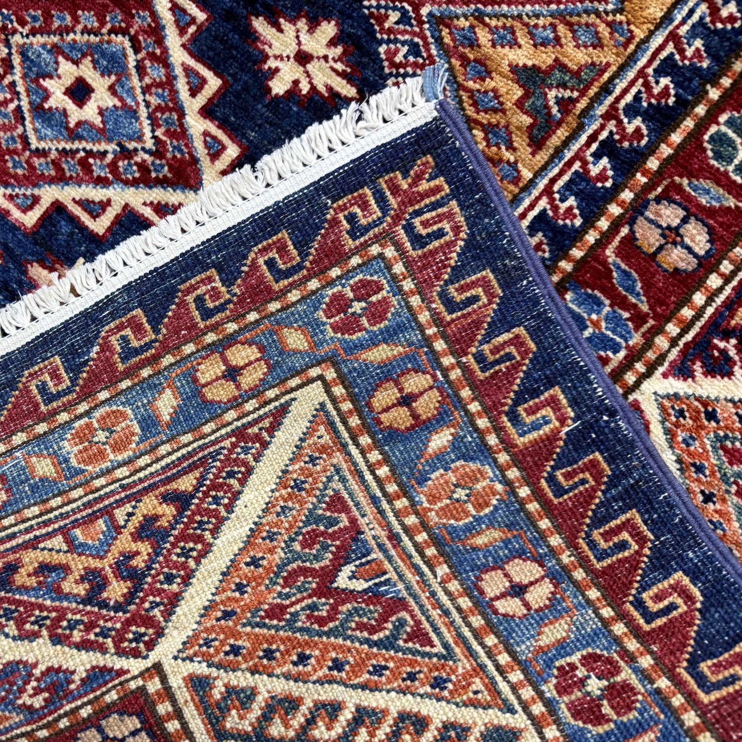 High-Quality Kazak Rug 5' 5" x 7' 7" (ft) - No. Y39590